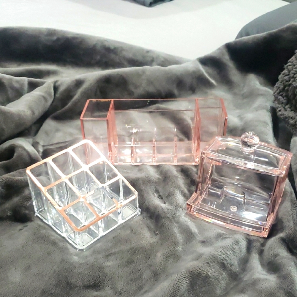 Elegant Clear and Pink Mackup Storage Set
